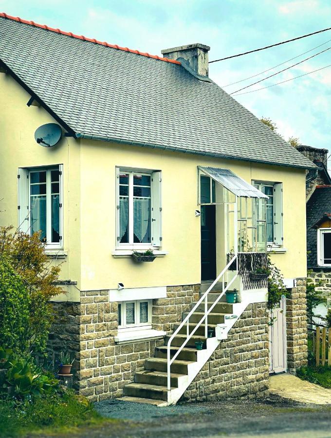 Maison Collinee Rostrenen Luaran gambar