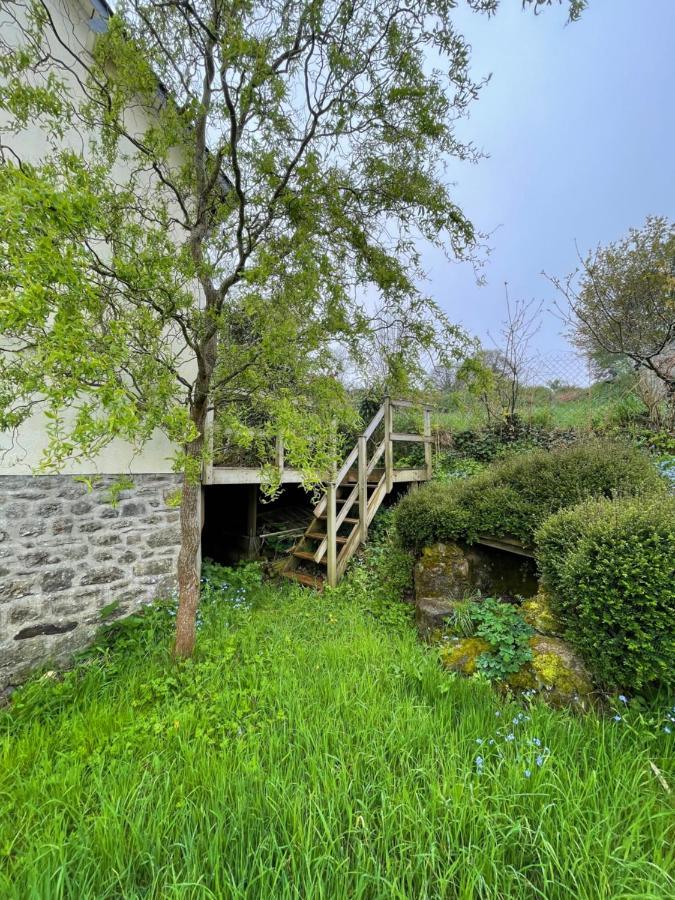 Maison Collinee Rostrenen Luaran gambar